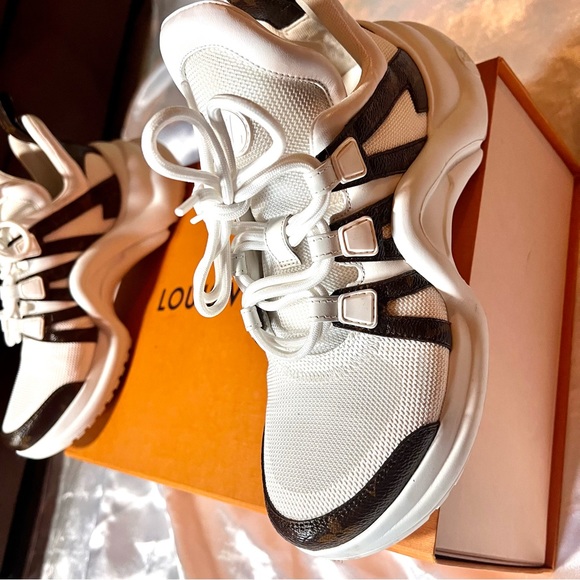 LV Archlight Sneaker - Picture 15 of 17